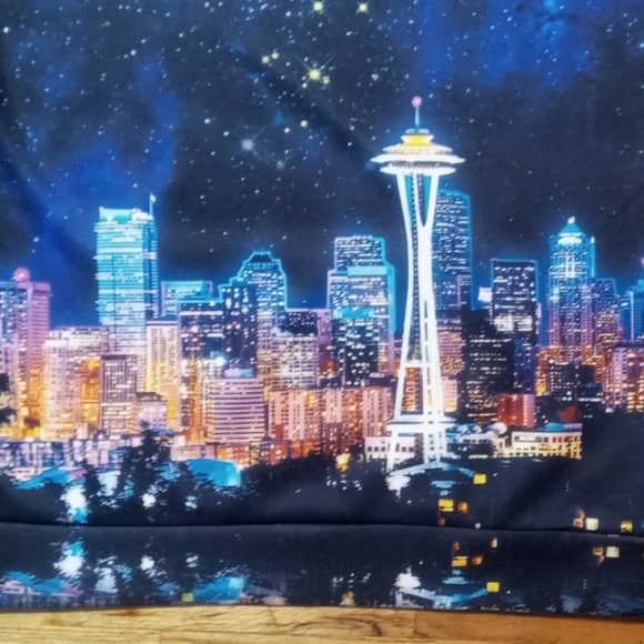 rare Seattle Mariners Baseball Night Cityscape Hoodie Seahawks Kraken - Picture 7 of 8